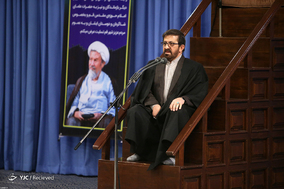 مراسم بزرگداشت آیت‌الله مؤمن در حسینیه امام خمینی