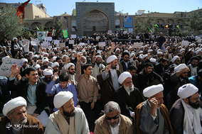اجتماع عظیم طلاب حوزه علمیه قم در لبیک به بیانیه گام دوم انقلاب اسلامی / مدرسه فیضیه
