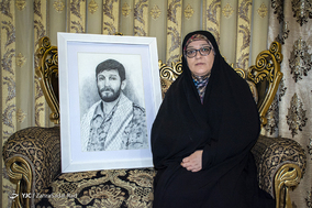 منظر همت همسر شهید مدافع حرم مهدی بیدی؛
در سن ۴۳ سالگی و در ۱۳۹۴ در حلب سوریه به شهادت رسید.
آخرین خاطره: وقتی ایشون داشت میرفت انگار نه انگار که داره میره جنگ و من همش گریه میکردم و میگفت هواست به بچه‌ها باشه به دخترش گفت: حجابتو رعایت کن و به پسراش گفت: مواظب خانواده ات باش و پشت ولایت باش هر کسی هر توهینی کرد جلوش وایسا.