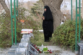زیارت اهل قبور در آخرین پنجشنبه سال / همدان
