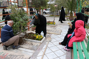 زیارت اهل قبور و مزار شهدا در آخرین پنجشنبه سال/ شیراز