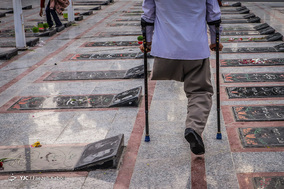 زیارت اهل قبور و مزار شهدا در آخرین پنجشنبه سال/ گرگان