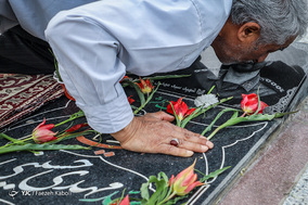 زیارت اهل قبور و مزار شهدا در آخرین پنجشنبه سال/ گرگان