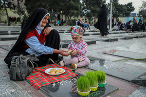 زیارت اهل قبور و مزار شهدا در آخرین پنجشنبه سال/ گرگان