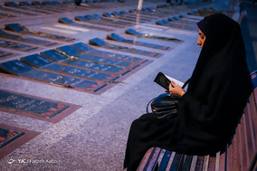 زیارت اهل قبور و مزار شهدا در آخرین پنجشنبه سال/ گرگان