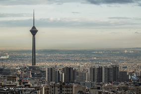 هوای شهر تهران پس از بارش دو روزه مداوم باران بهاری