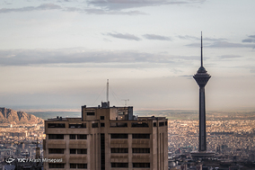 هوای شهر تهران پس از بارش دو روزه مداوم باران بهاری