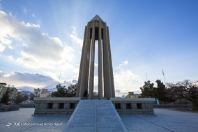 ایرانِ من/ آرامگاه بوعلی سینا همدان