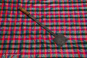 حلوای گردو که در زبان محلی به آن «جُز حِلوا» گفته می‌شود، شیرینی سنتی است که در روز قبل از عید نوروز اهالی روستا‌های غرب استان گلستان می‌پزند و به عنوان مژده آمدن عید در میان همسایگان و اقوام خویش پخش می‌کنند.