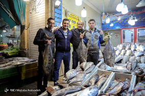 خرید ماهی شب عید