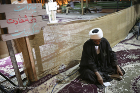 لحظه تحویل سال ۱۳۹۸ در جوار قطعه شهدای مدافع حرم اهواز