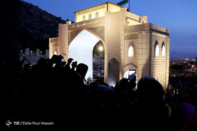 مراسم یادبود جانباختگان سیل شیراز در دروازه قرآن