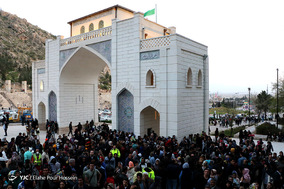 مراسم یادبود جانباختگان سیل شیراز در دروازه قرآن