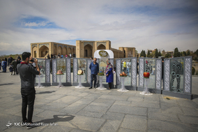 مسافرین نوروزی در پل خواجوی اصفهان