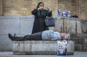 مسافرین نوروزی در پل خواجوی اصفهان