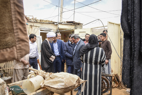 بازدید رئیس بنیاد برکت و امام جمعه شیراز از مناطق سیل زده ی شیراز
