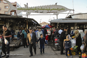 بازار ماهی فریدونکنار یکی از قدیمی‌ترین مکان‌های عرضه ماهی در شمال کشور