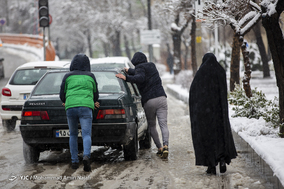 بارش شدید برف بهاری در همدان