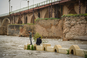 در حاشیه دزِ خروشان