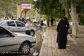 در حاشیه دزِ خروشان