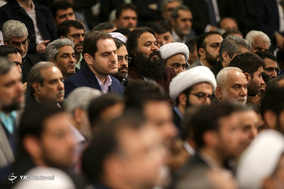 دیدار مسئولان نظام و سفرای اسلامی با رهبر انقلاب