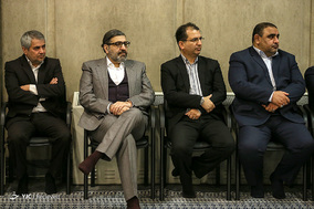 دیدار مسئولان نظام و سفرای اسلامی با رهبر انقلاب