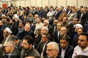 دیدار مسئولان نظام و سفرای اسلامی با رهبر انقلاب