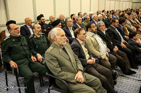 دیدار مسئولان نظام و سفرای اسلامی با رهبر انقلاب