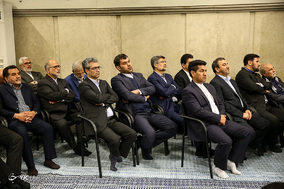 دیدار مسئولان نظام و سفرای اسلامی با رهبر انقلاب