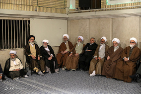 دیدار مسئولان نظام و سفرای اسلامی با رهبر انقلاب