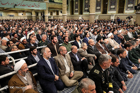 دیدار مسئولان نظام و سفرای اسلامی با رهبر انقلاب