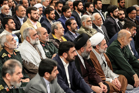 دیدار مسئولان نظام و سفرای اسلامی با رهبر انقلاب