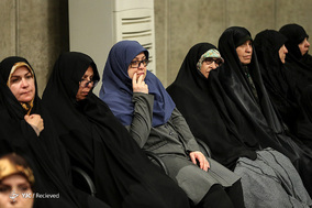دیدار مسئولان نظام و سفرای اسلامی با رهبر انقلاب