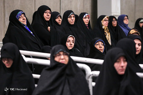 دیدار مسئولان نظام و سفرای اسلامی با رهبر انقلاب
