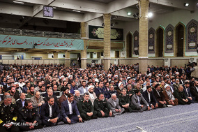 دیدار مسئولان نظام و سفرای اسلامی با رهبر انقلاب