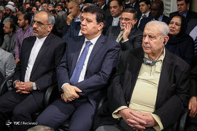 دیدار مسئولان نظام و سفرای اسلامی با رهبر انقلاب