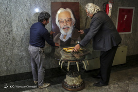 حضور چهره‌ها در منزل مرحوم جمشید مشایخی