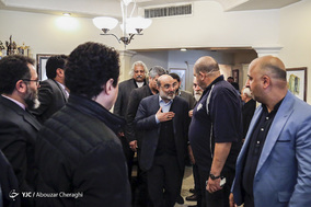 حضور چهره‌ها در منزل مرحوم جمشید مشایخی