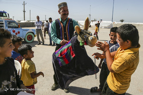 امداد فرهنگی در کمپ سیل‌زدگان آهودشت