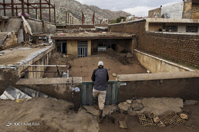 معمولان در گرداب سیل