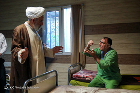 دیدار نماینده رهبری (حجت الاسلام و المسلمین محسن قمی) با جانبازان و ایثارگران در بیمارستان ایرانیان و آسایشگاه بقیةالله‎