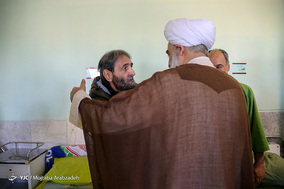 دیدار نماینده رهبری (حجت الاسلام و المسلمین محسن قمی) با جانبازان و ایثارگران در بیمارستان ایرانیان و آسایشگاه بقیةالله‎