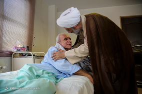 دیدار نماینده رهبری (حجت الاسلام و المسلمین محسن قمی) با جانبازان و ایثارگران در بیمارستان ایرانیان و آسایشگاه بقیةالله‎