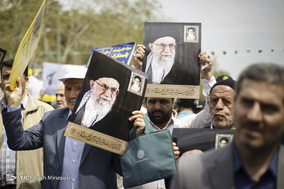 راهیپمایی مردم تهران پس از اقامه نماز جمعه ۲۳ فروردین ۱۳۹۸ در حمایت از سپاه پاسداران انقلاب اسلامی