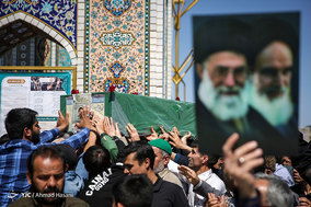 تشییع پیکر شهید مدافع حرم و راهپیمایی مردم مشهد در حمایت از سپاه پاسداران