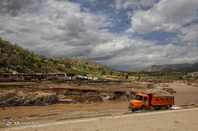 دُمرود؛ روستای به گِل نشسته