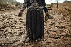 دُمرود؛ روستای به گِل نشسته