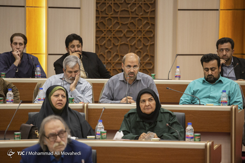 دیدار جمعی از هنرمندان بسیجی با سردار محمدحسین سپهر، جانشین سازمان بسیج مستضعفین