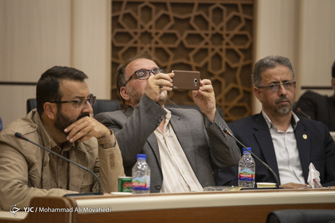 دیدار جمعی از هنرمندان بسیجی با سردار محمدحسین سپهر، جانشین سازمان بسیج مستضعفین