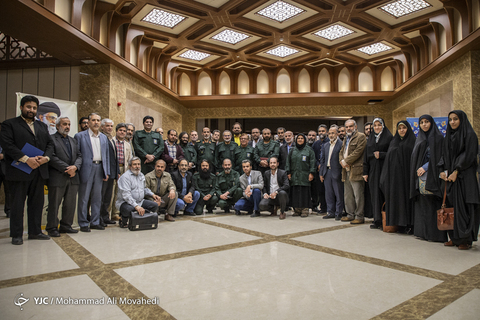 دیدار جمعی از هنرمندان بسیجی با سردار محمدحسین سپهر، جانشین سازمان بسیج مستضعفین
